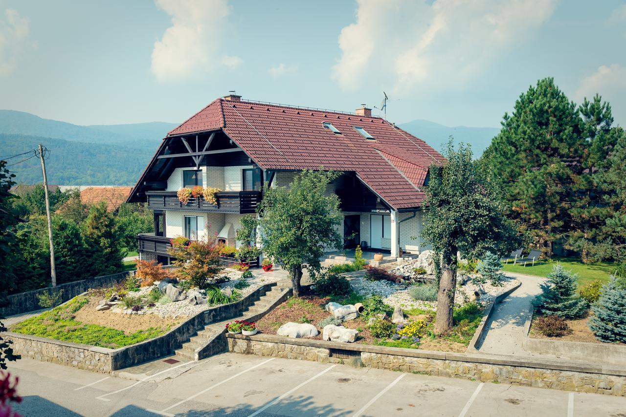 Hotel Zupancicev Hram Dragatuš Exterior foto
