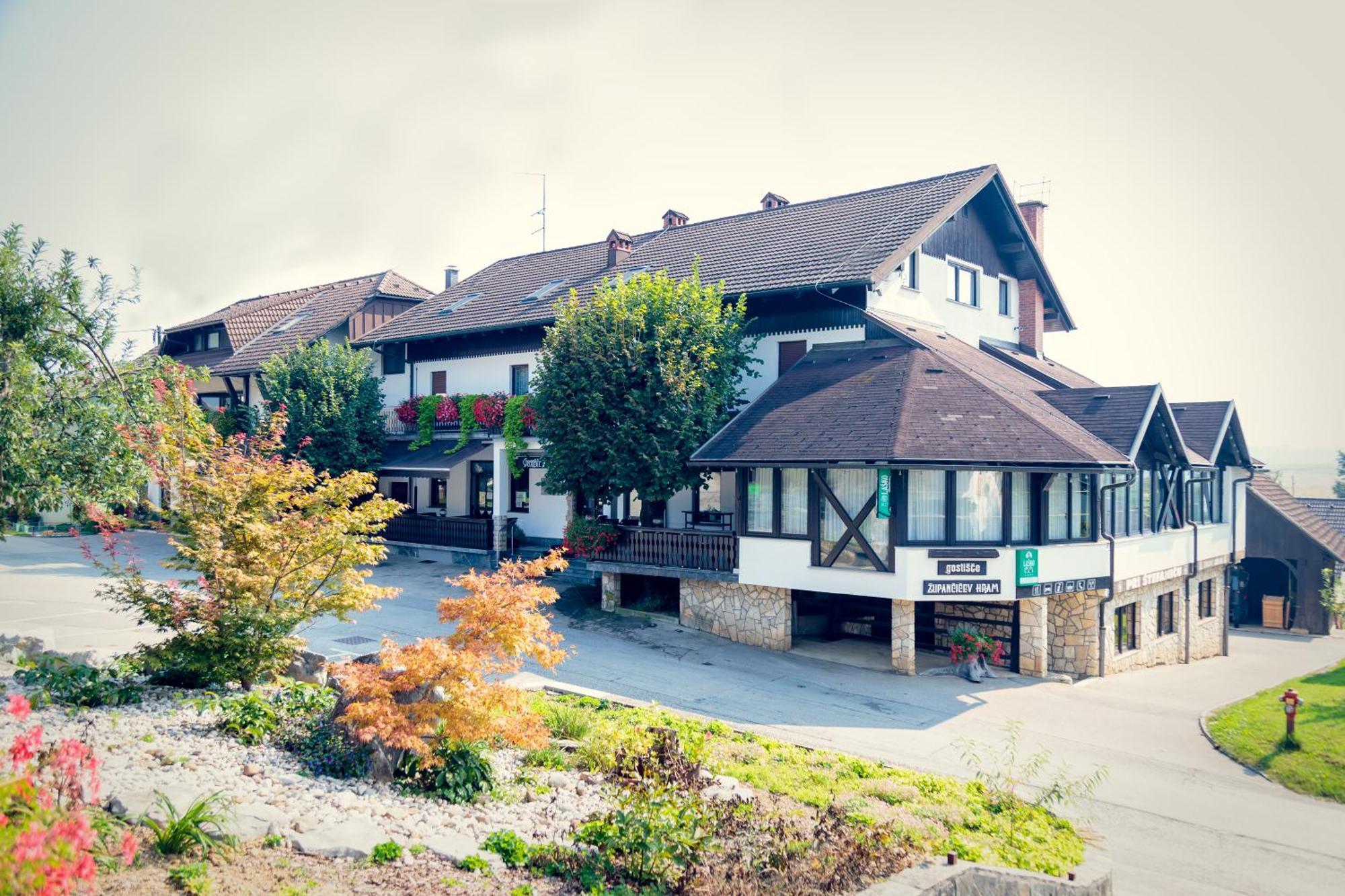Hotel Zupancicev Hram Dragatuš Exterior foto