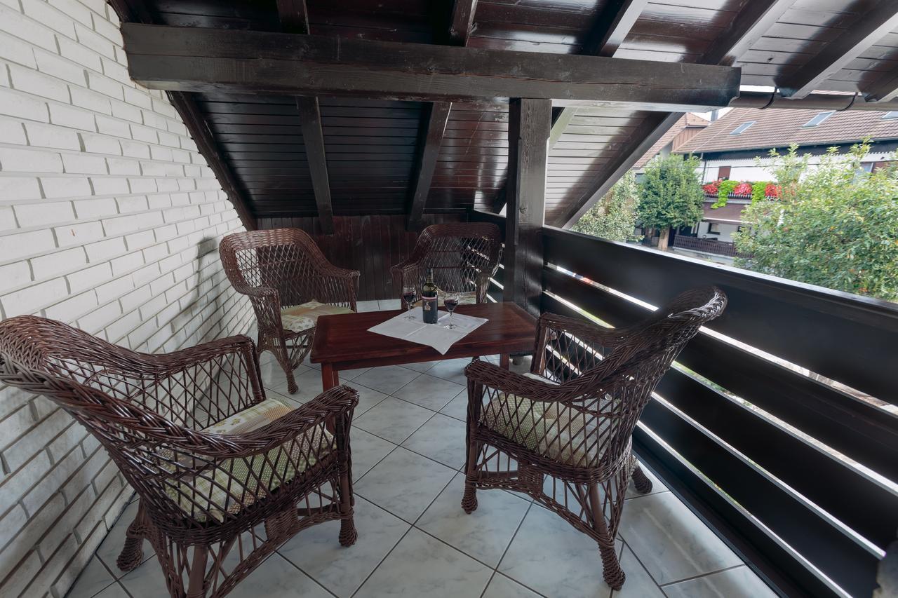 Hotel Zupancicev Hram Dragatuš Exterior foto